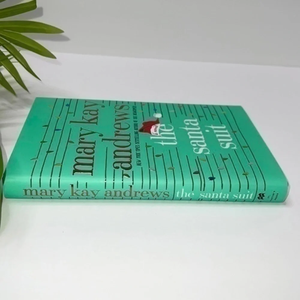 Mary Kay Andrews The Santa Suit Novel